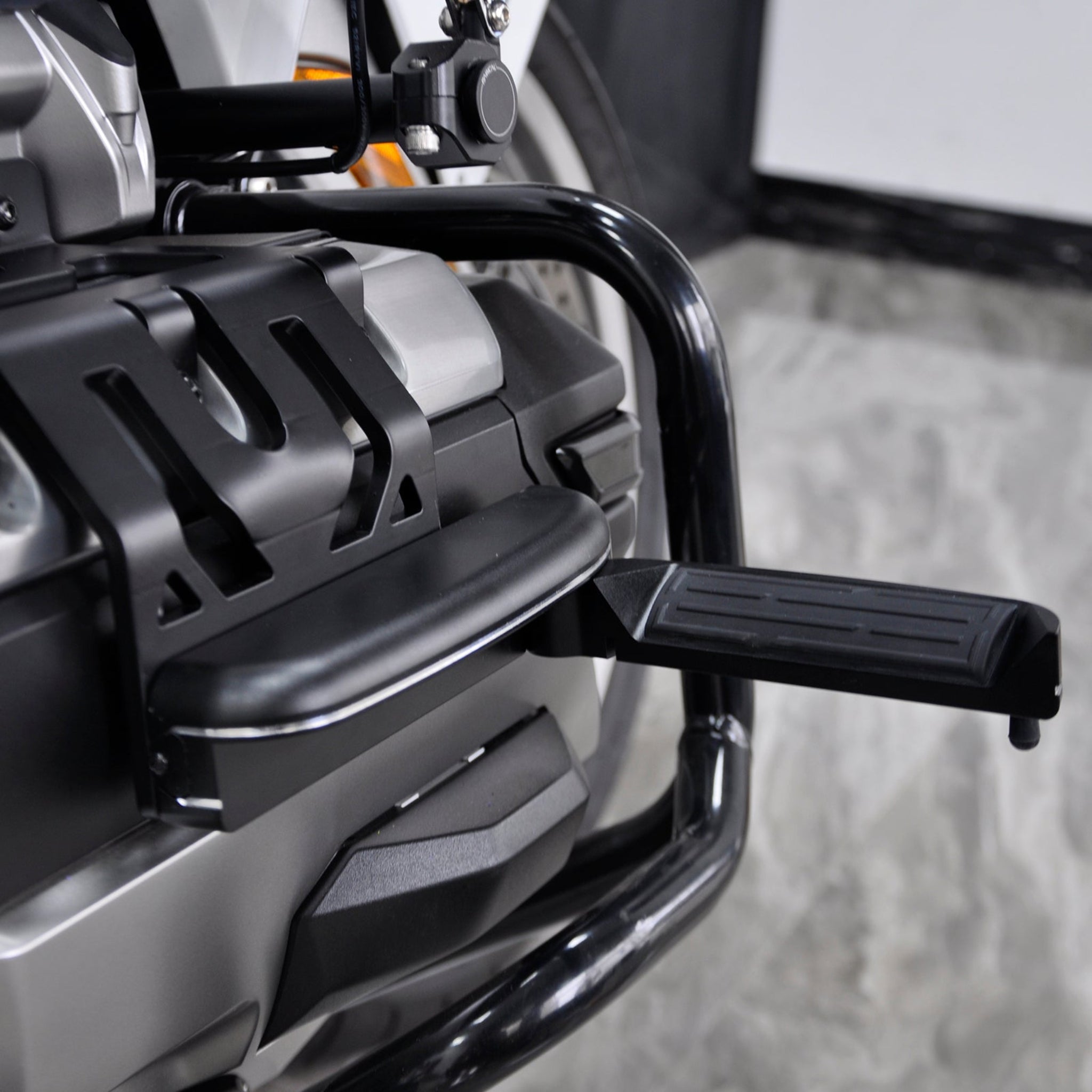 Panical Highway Pegs Foot Rest Bar Mounts Flip Out For Honda Gold Wing GL1800B GL1800 F6B 2018-2020 2021-2026 Motorcycle Aluminum Alloy