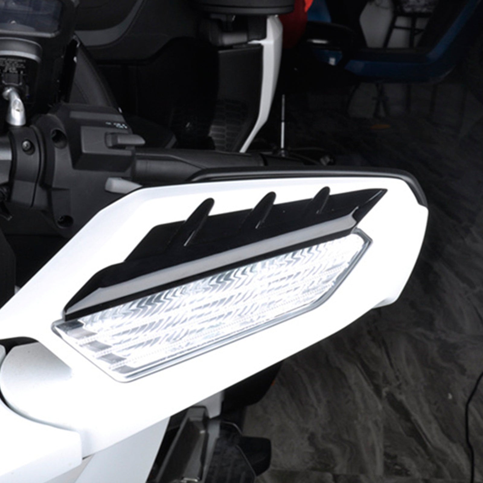 Front LED turn signal cover, vent trim panel, and indicator light accessory for Honda Gold Wing GL1800 motorcycles 2018-2026